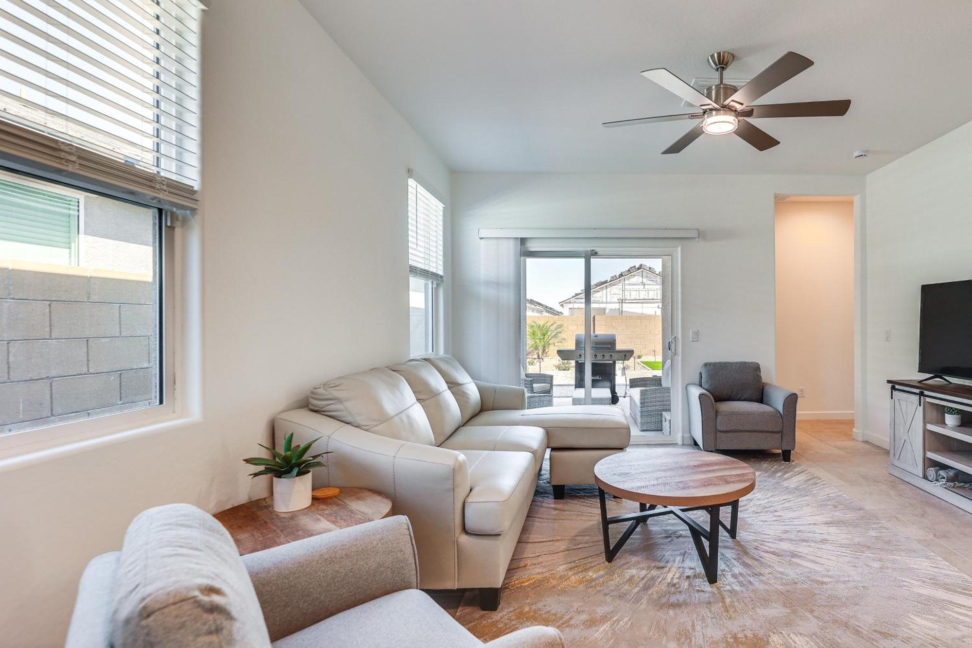 Maricopa Home With Putting Green And Covered Patio! Eksteriør billede